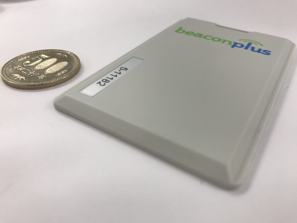 Beacon Cardと500円玉の比較画像2