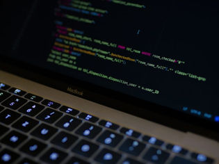 SQLとは？SQLの種類や主要データベースの特徴を紹介