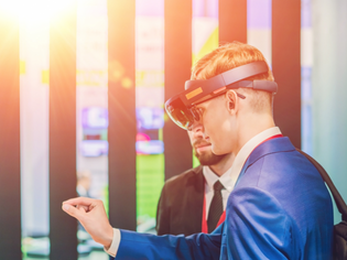 MR（複合現実）とは？VRやARとの違いや業界別MR導入事例を解説