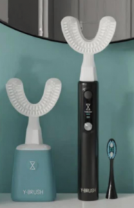 フランスのスタートアップ企業が開発した「Y-Brush」はマウスピース型全自動歯ブラシの写真